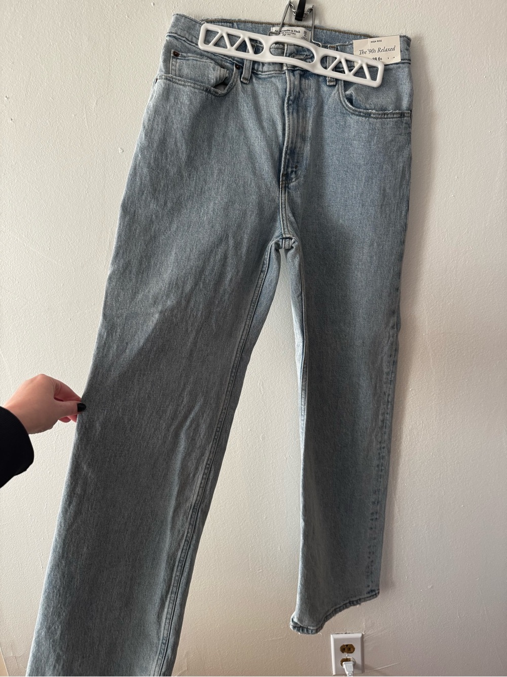 Abercrombie & Fitch High-Rise Straight Leg Jeans - Light Wash Blue - BRAND NEW